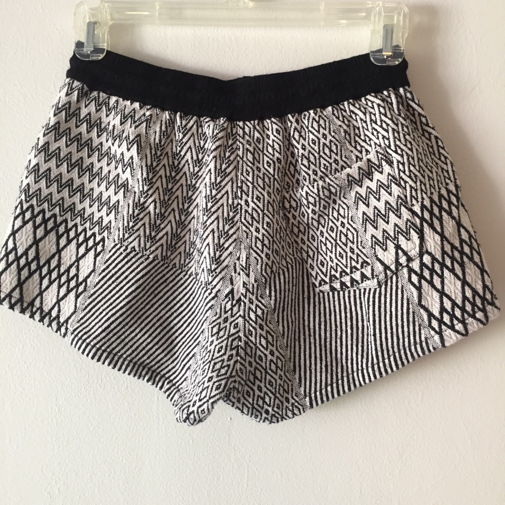 Anthropologie block print black woven short - Picture 3 of 4
